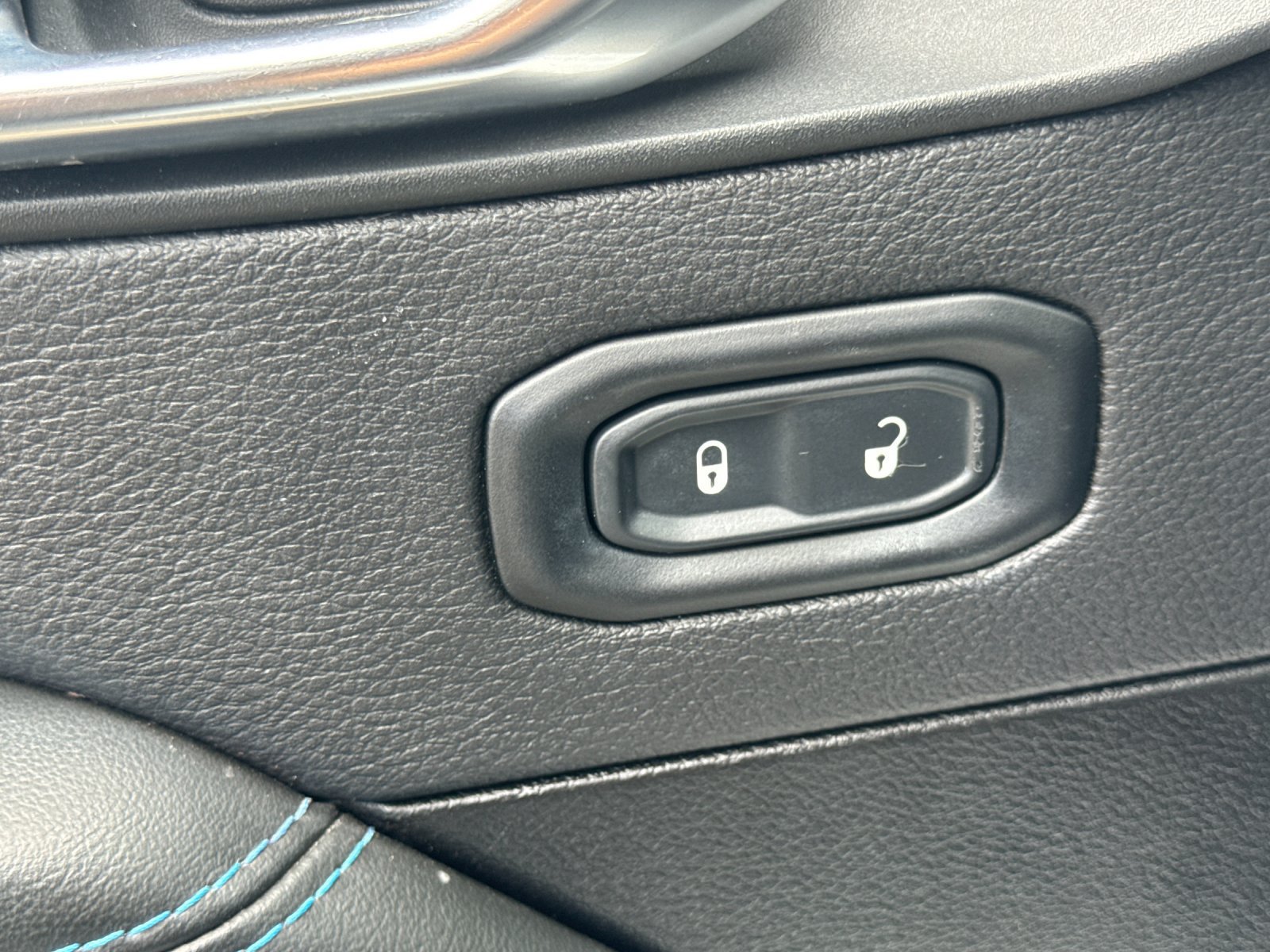 Used 2024 Jeep Wrangler High Altitude AWD/4WD image 12