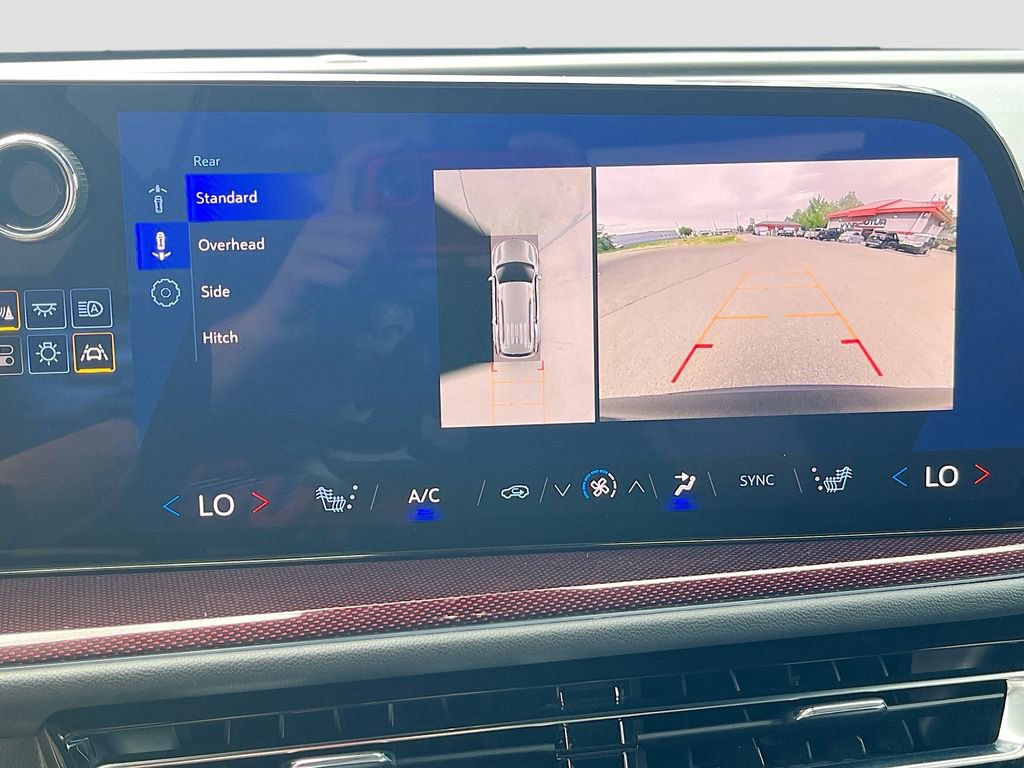 Used 2024 Chevrolet Traverse Z71 image 14