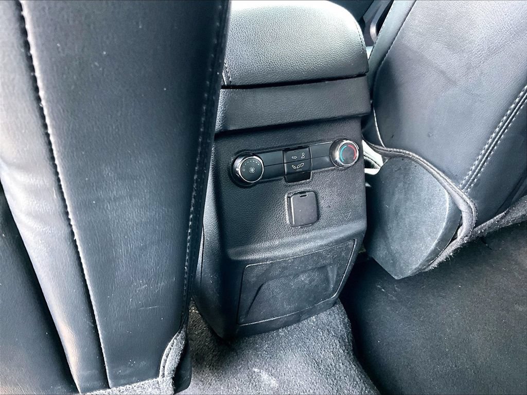 Used 2019 Ford Explorer XLT w/ Equipment Group 202A FWD image 30
