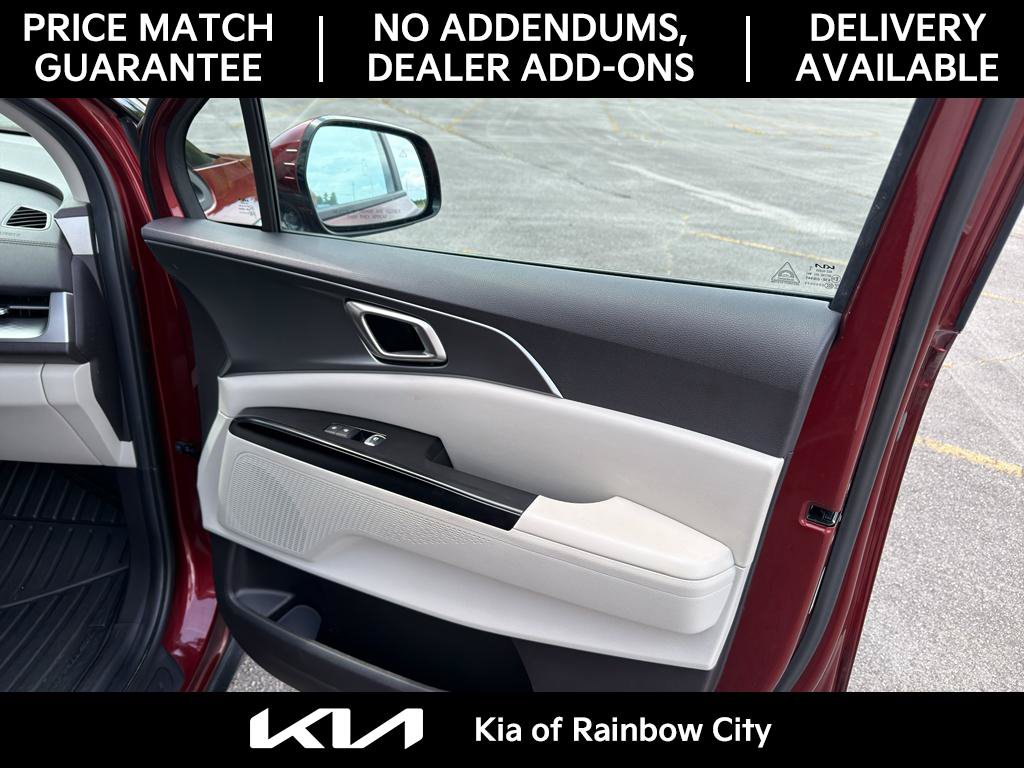 Used 2024 Kia Carnival LX FWD image 25
