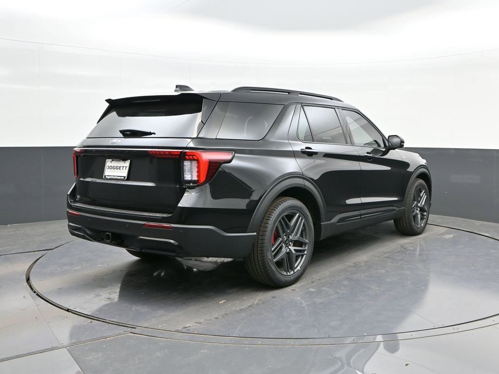 New 2026 Ford Explorer ST-Line w/ ST-Line Street Pack image 11