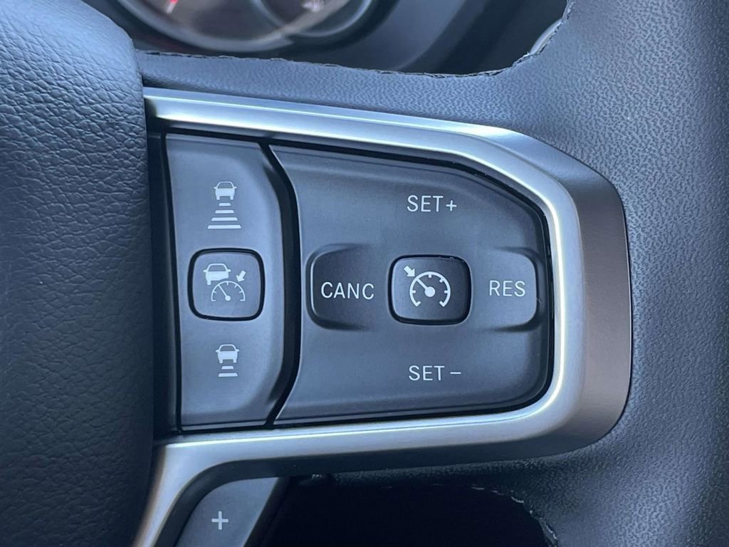 New 2026 RAM 1500 4x4 Crew Cab image 32