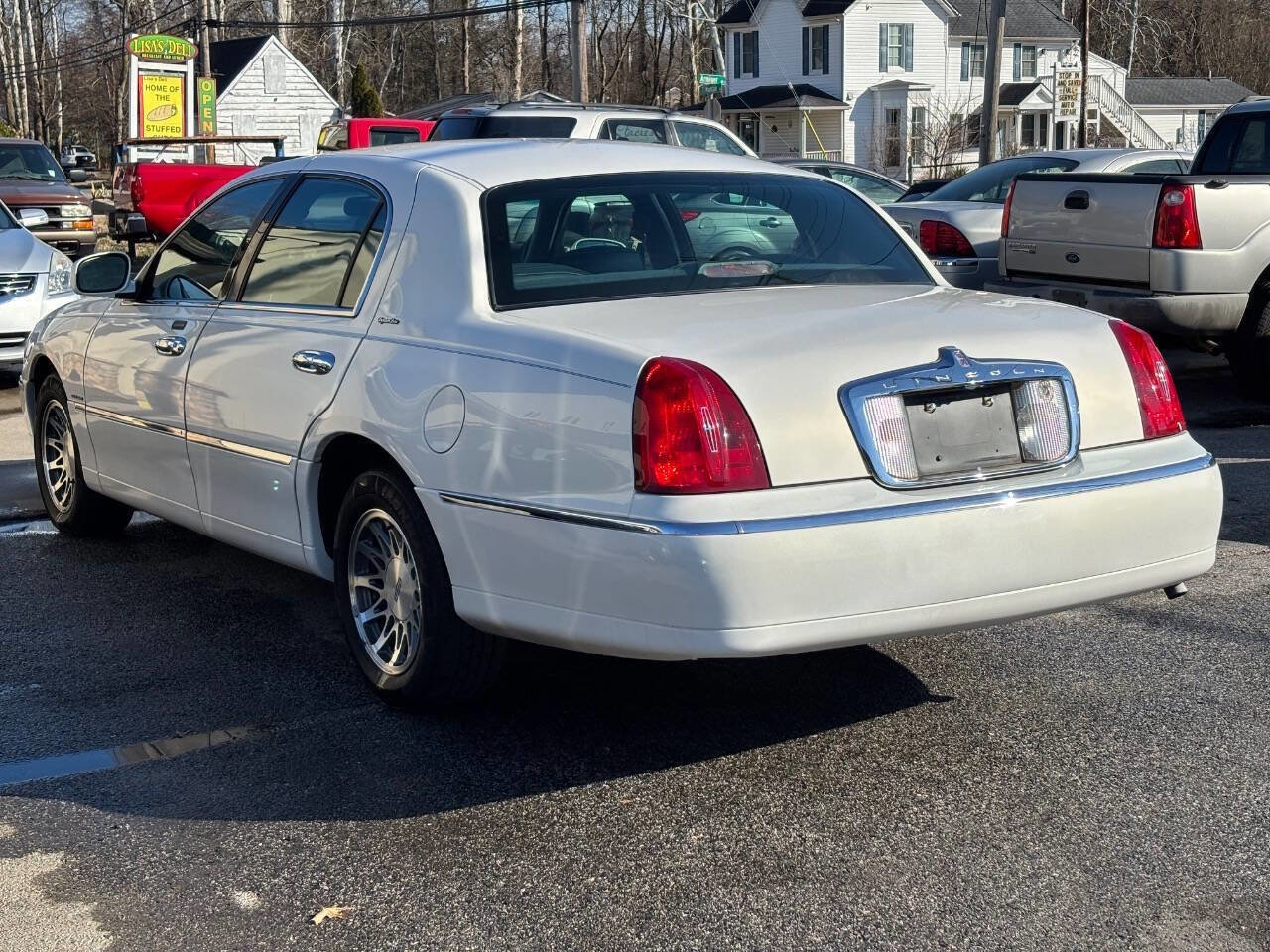 Used 2000 Lincoln Town Car Signature image 6