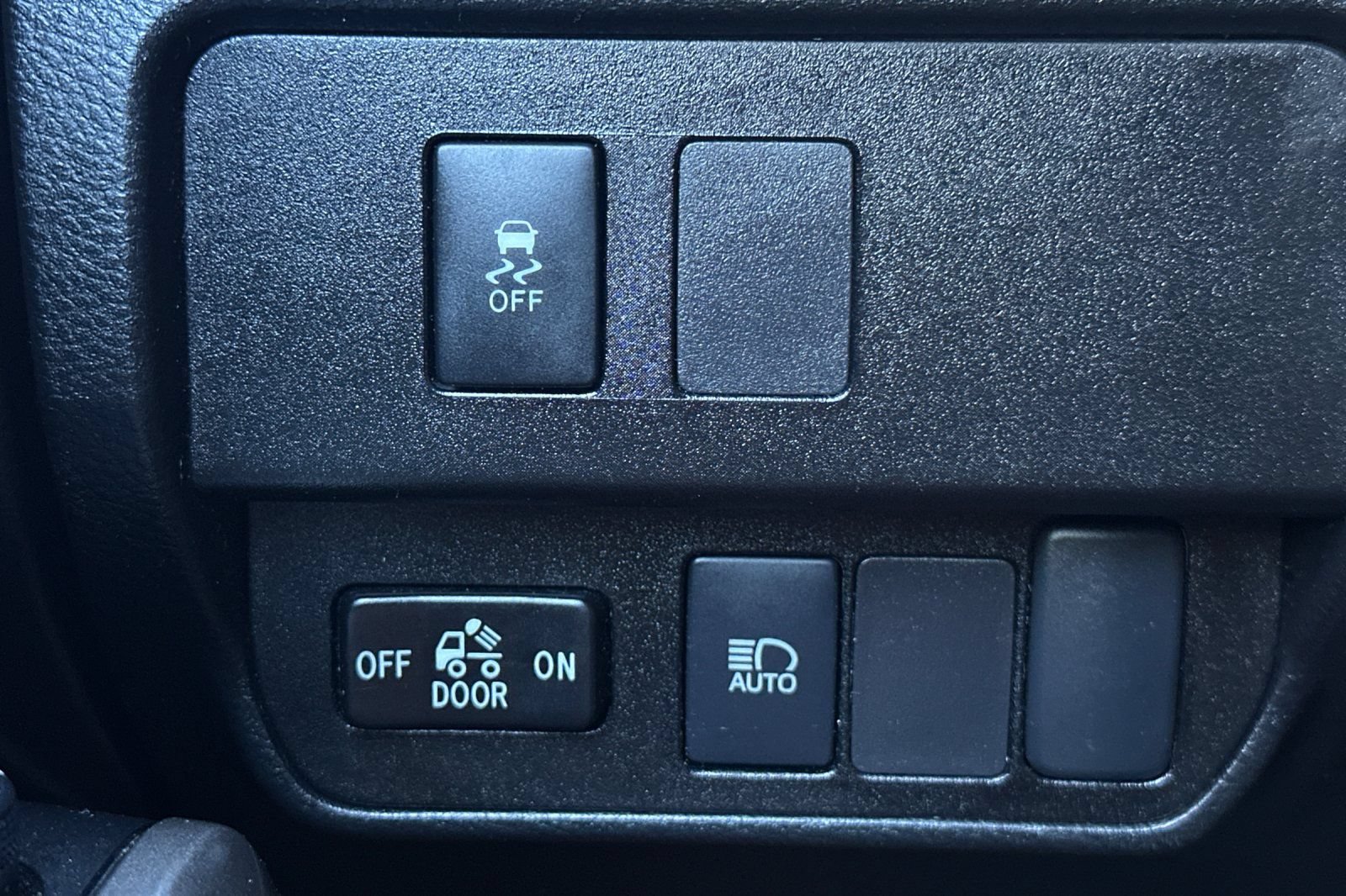 Used 2022 Toyota Tacoma SR5 AWD/4WD image 34