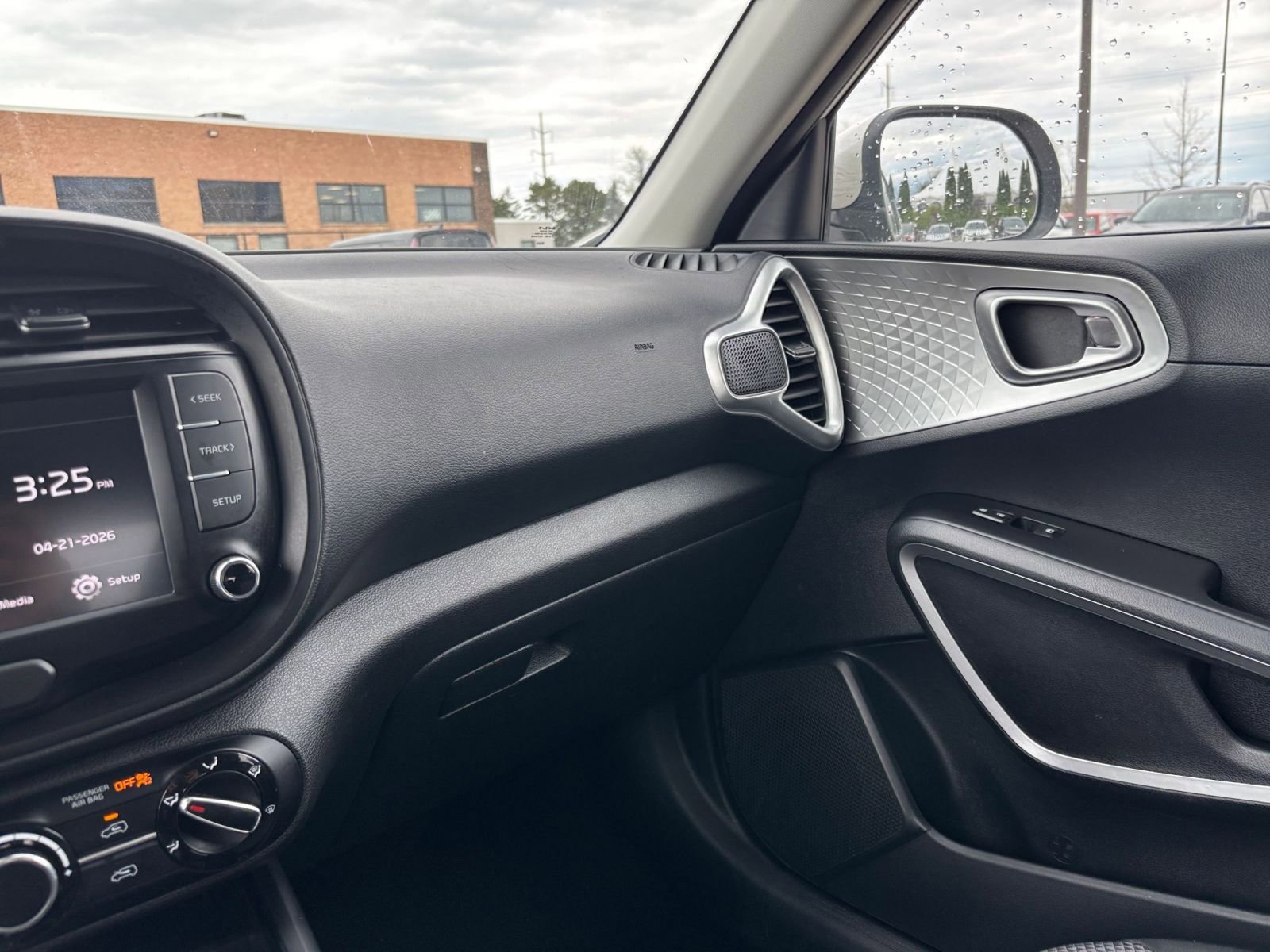 Used 2024 Kia Soul LX w/ LX Technology Package image 33