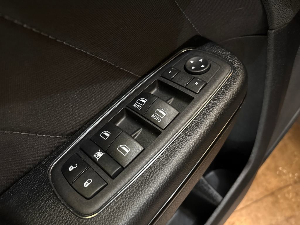 Used 2023 Dodge Charger R/T w/ Blacktop Package image 11
