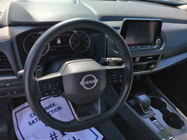 Used 2025 Nissan Rogue SV image 13