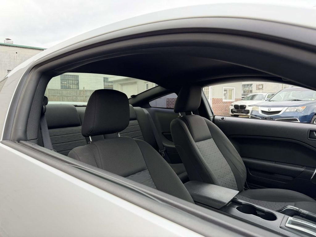 Used 2006 Ford Mustang GT Premium RWD image 9
