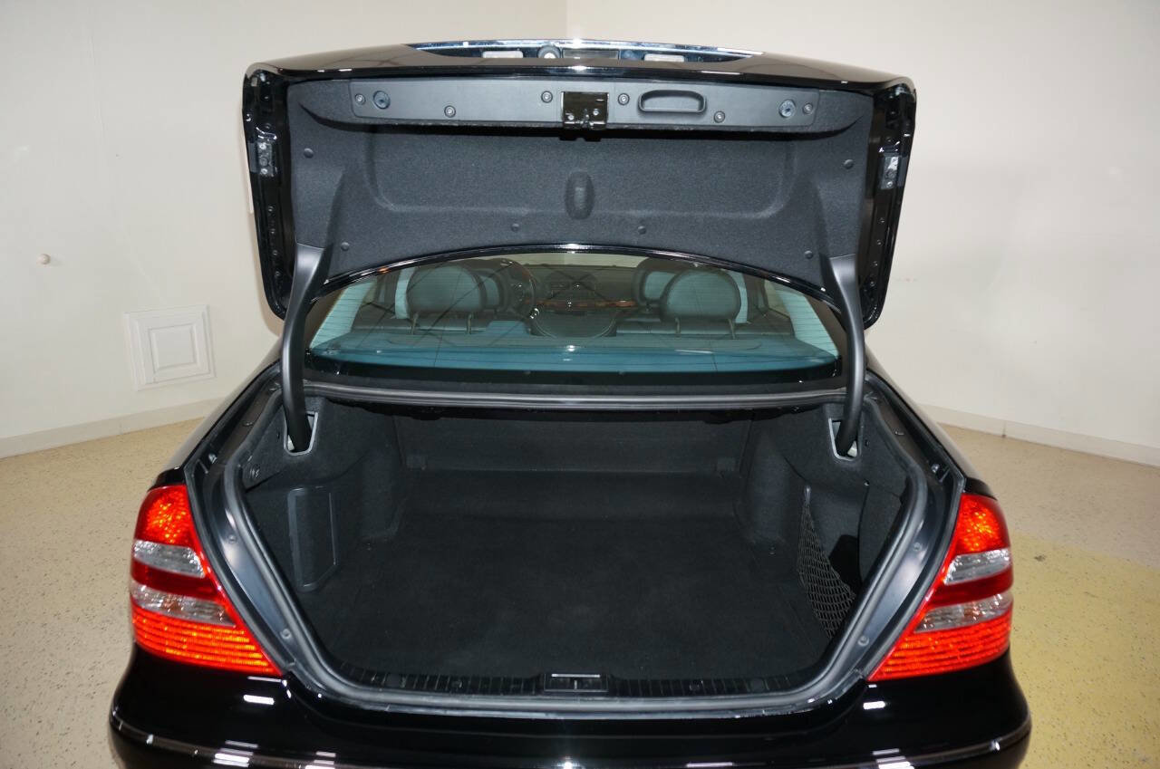 Used 2006 Mercedes-Benz E 350 Sedan image 25