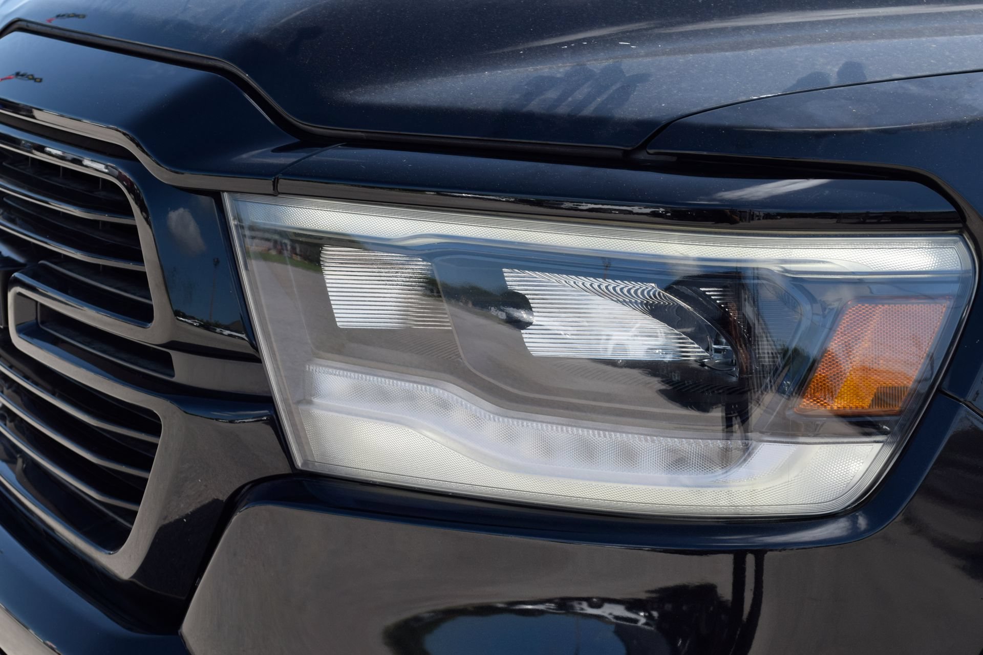 Used 2019 RAM 1500 Laramie AWD/4WD image 25