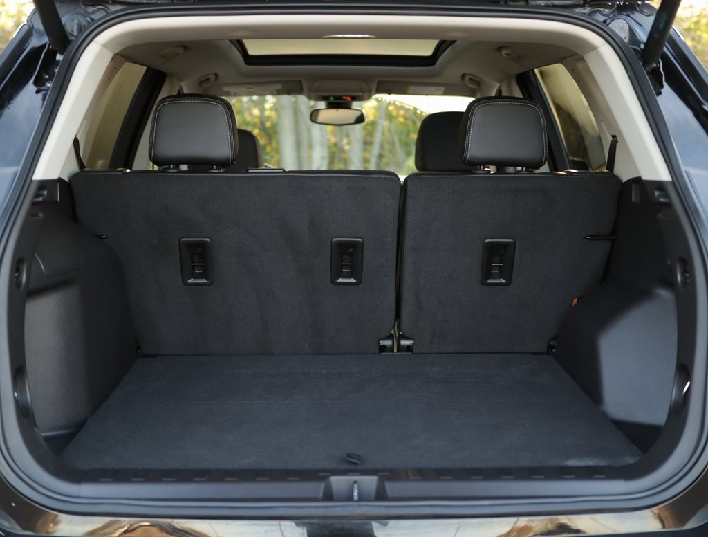 Used 2023 GMC Terrain Denali image 30