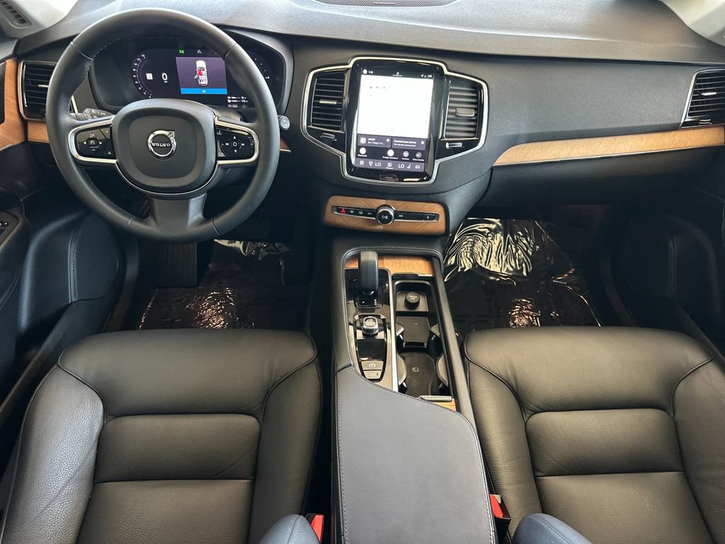 Certified 2024 Volvo XC90 T8 Plus AWD/4WD image 12