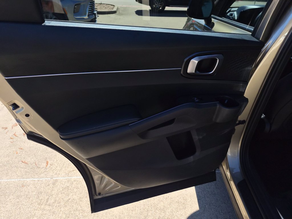 Used 2021 Kia Sorento S AWD/4WD image 14
