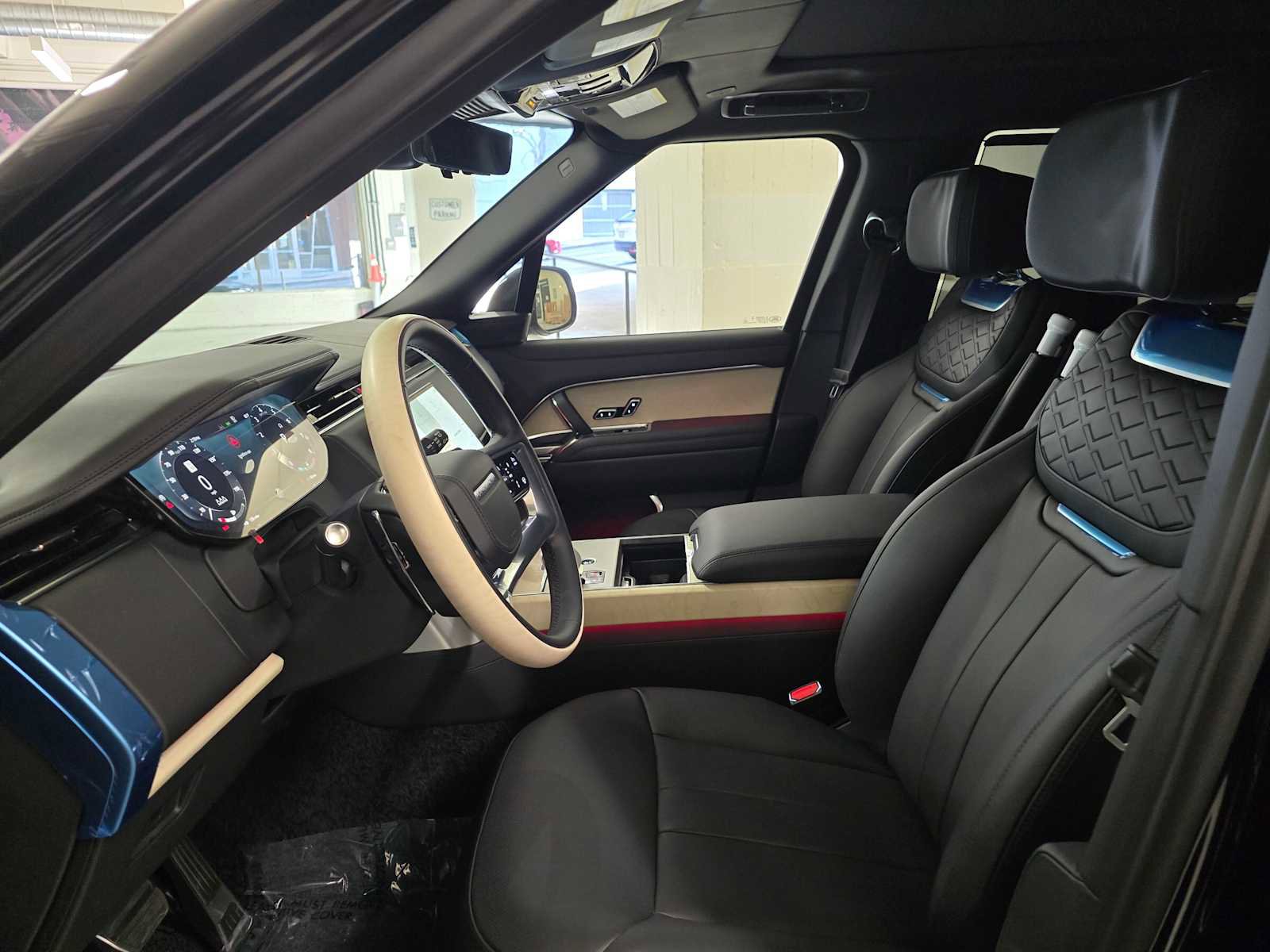 New 2025 Land Rover Range Rover SV image 24