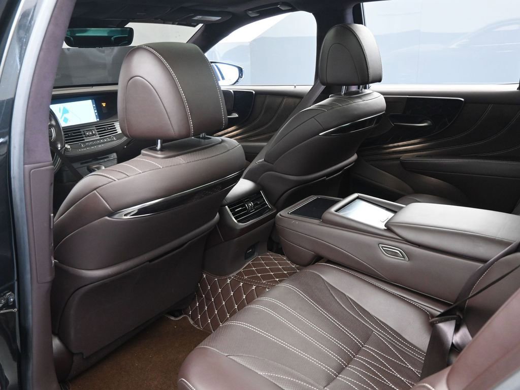 Used 2020 Lexus LS 500 AWD w/ Luxury Package image 19