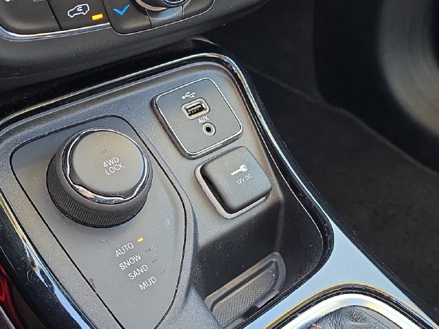 Used 2018 Jeep Compass Limited w/ Safe & Security Group AWD/4WD image 27
