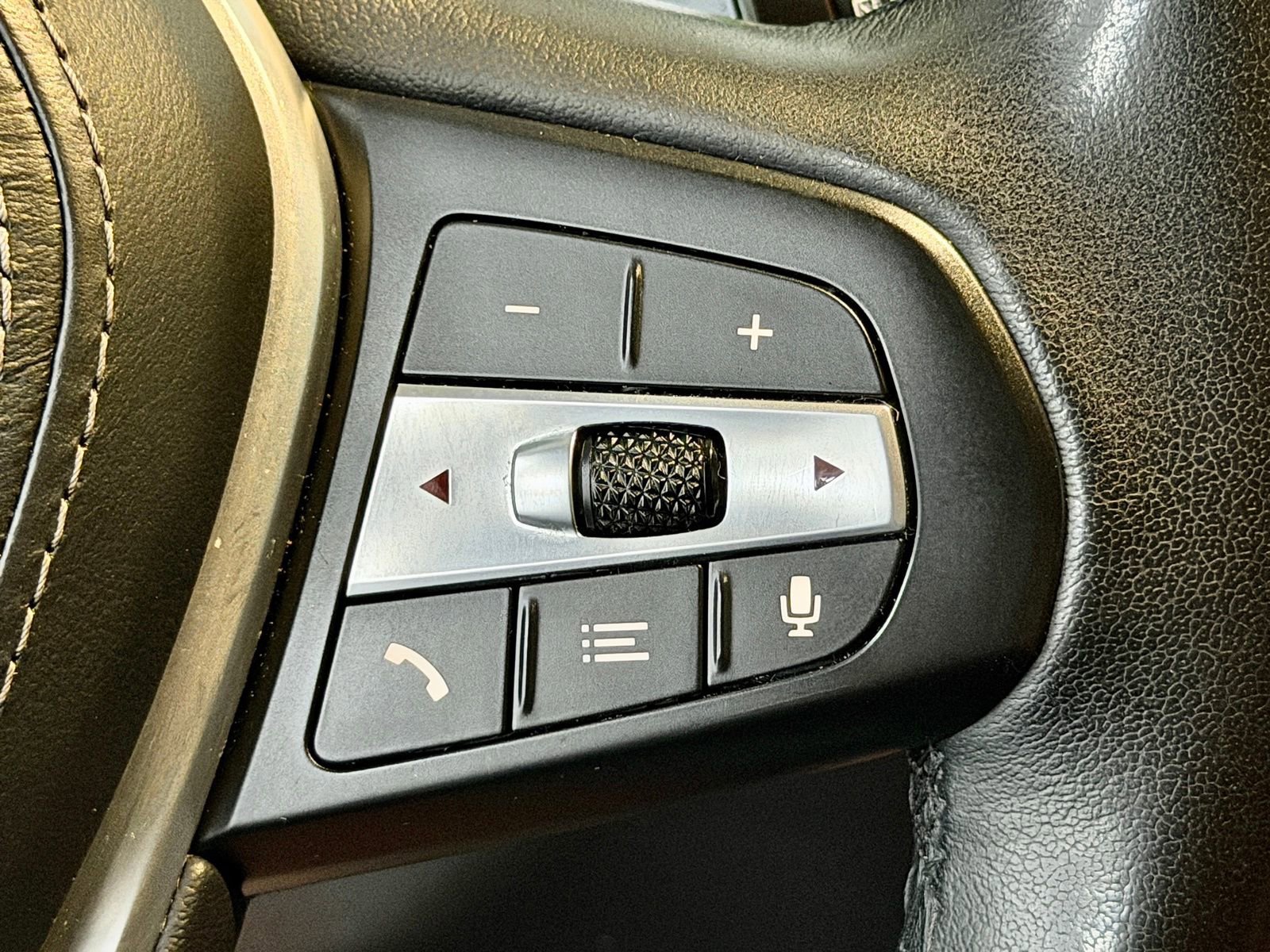 Used 2023 BMW X5 sDrive40i w/ Premium Package image 31