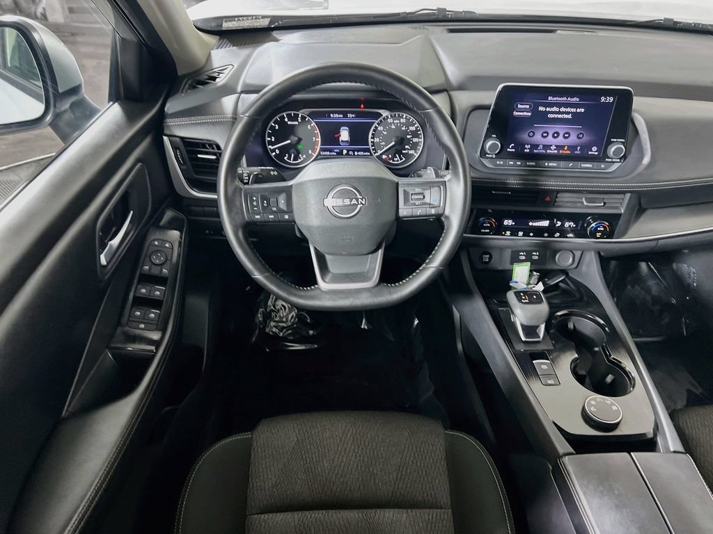 Used 2025 Nissan Rogue SV AWD/4WD image 19