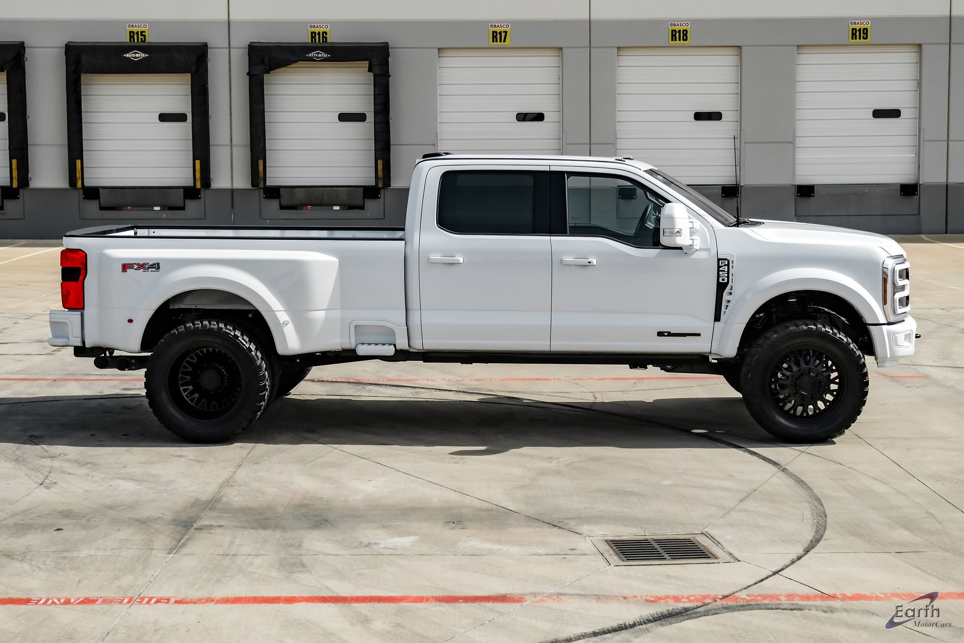 Used 2026 Ford F450 Lariat w/ FX4 Off-Road Package image 27