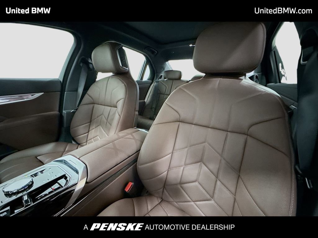 New 2026 BMW 750e xDrive w/ Premium Package AWD/4WD image 5