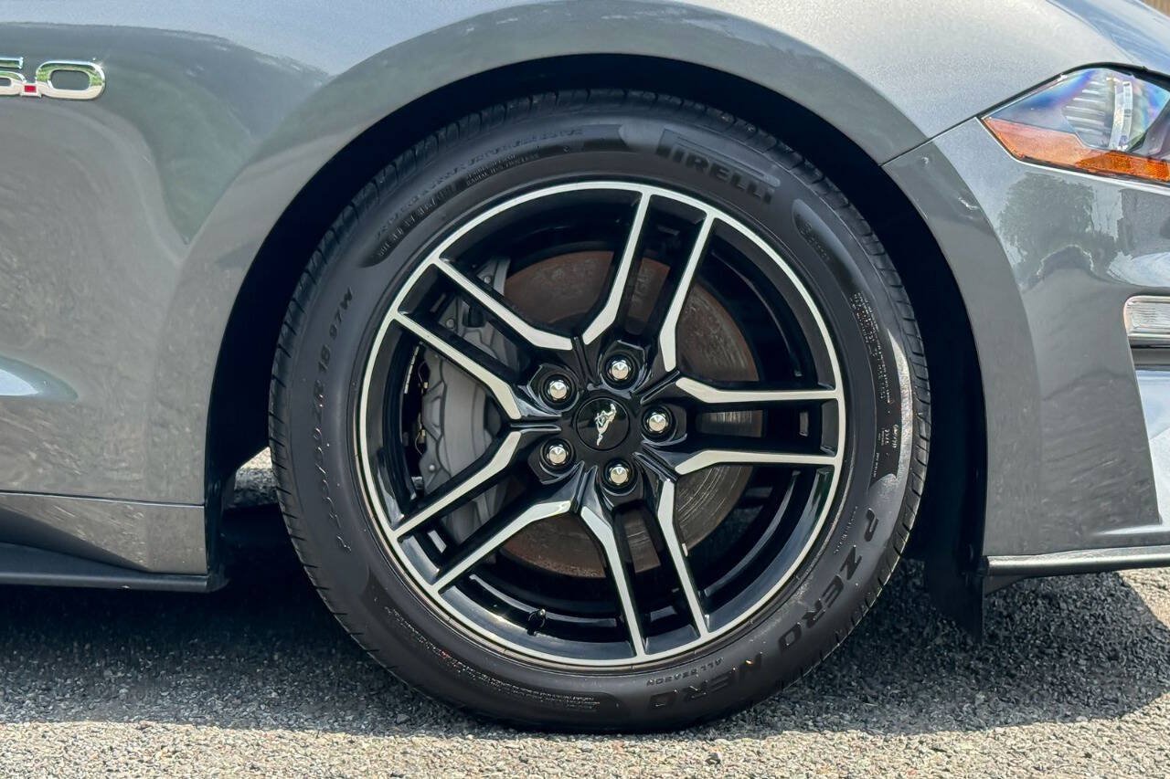Used 2022 Ford Mustang GT RWD image 16
