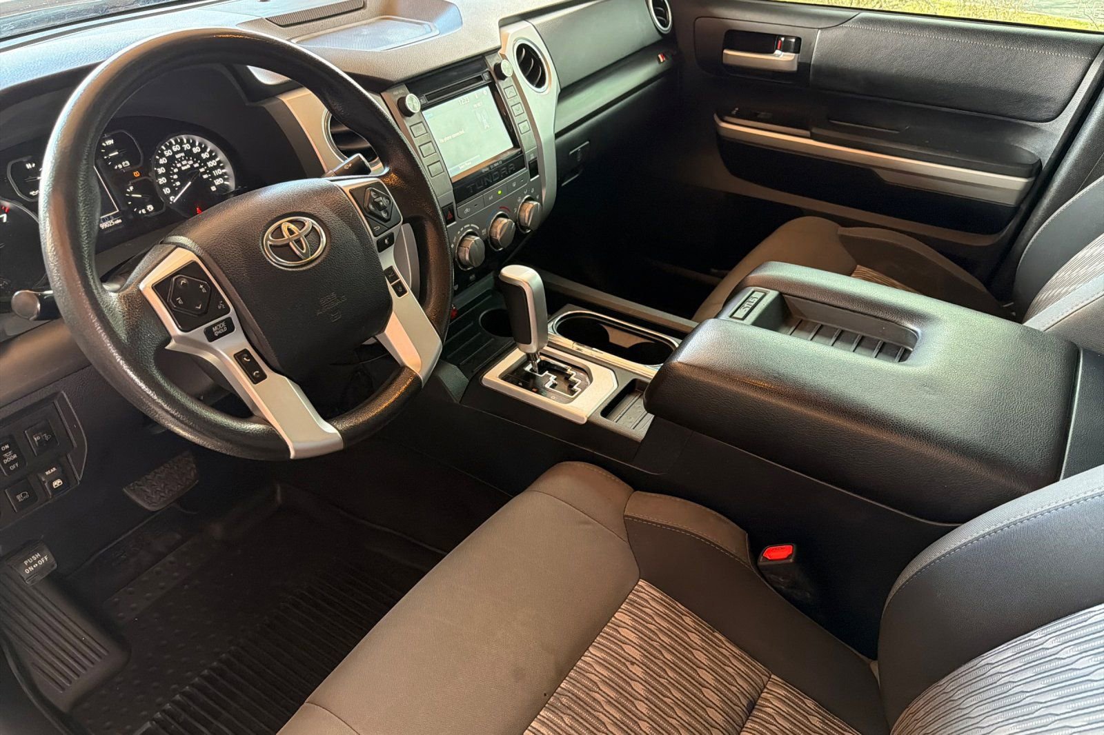 Used 2018 Toyota Tundra SR5 w/ TRD Off Road Package image 10