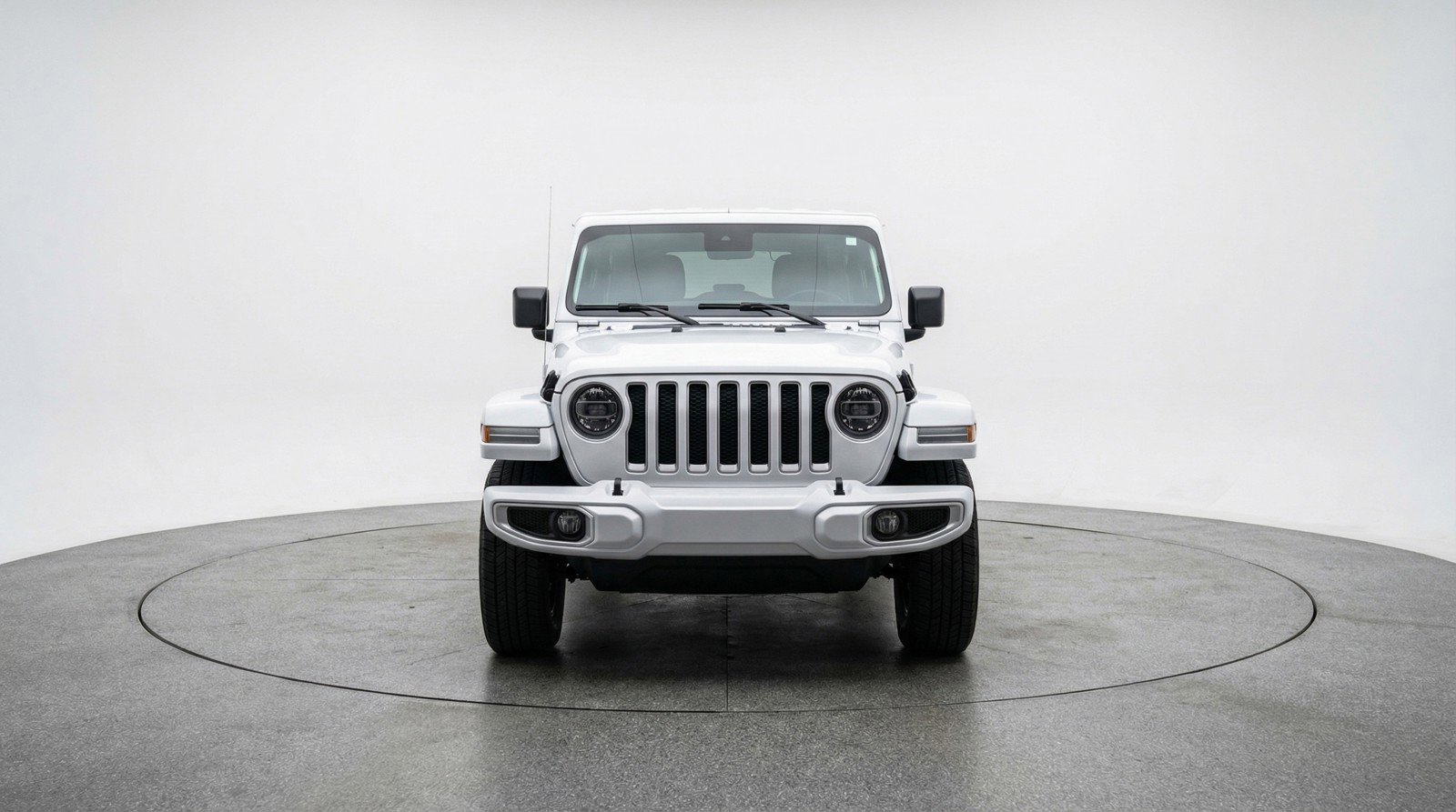 Used 2025 Jeep Wrangler Sahara image 2