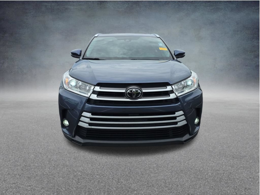 Used 2019 Toyota Highlander XLE FWD image 16