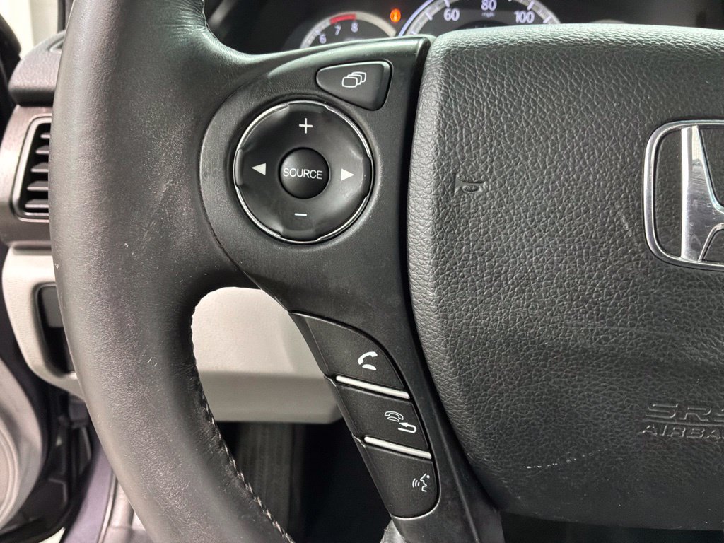 Used 2015 Honda Accord Touring image 9