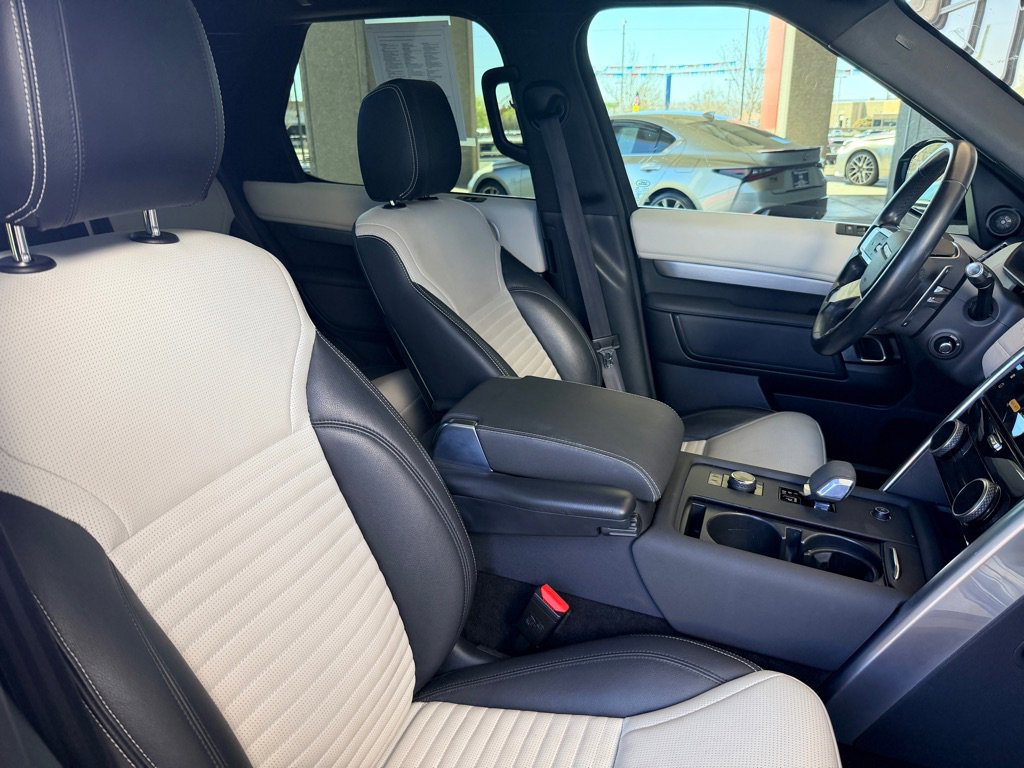 Used 2021 Land Rover Discovery S R-Dynamic AWD/4WD image 24