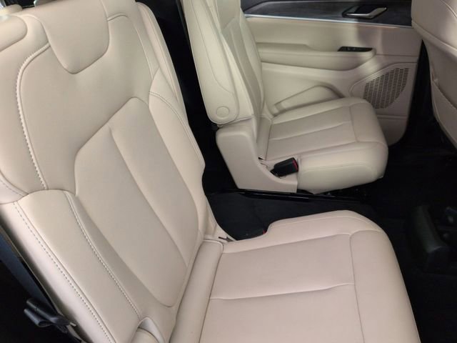 Certified 2025 Jeep Grand Cherokee L Limited image 31