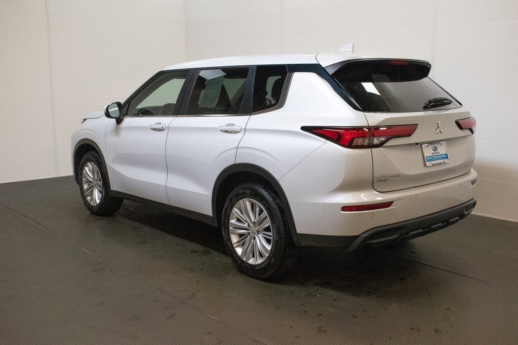 Used 2024 Mitsubishi Outlander ES image 6