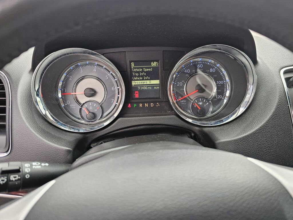 Used 2016 Chrysler Town & Country Touring image 32