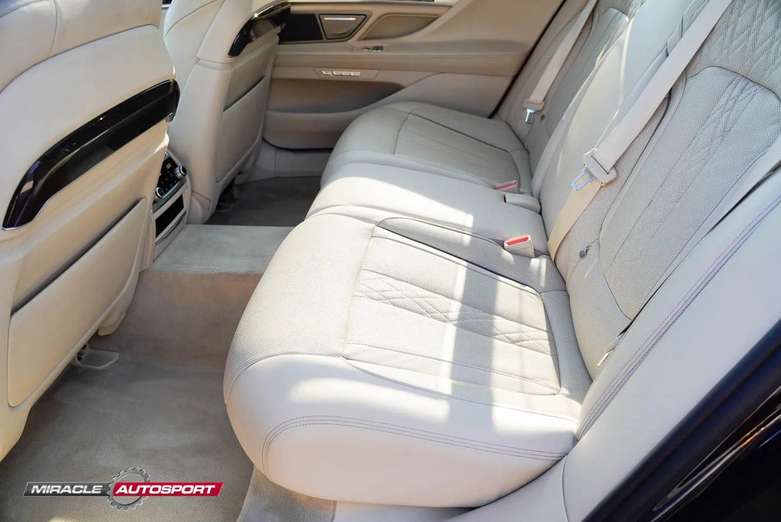 Used 2016 BMW 750i xDrive AWD/4WD image 23