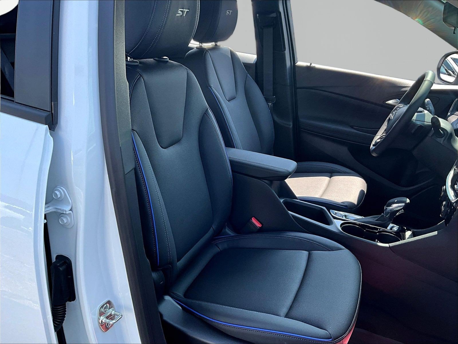 New 2026 Buick Encore GX Sport Touring w/ Comfort Package FWD image 18