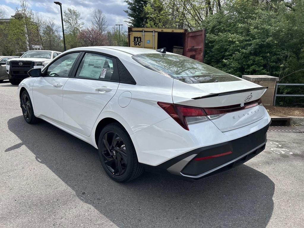 New 2026 Hyundai Elantra Sport image 5