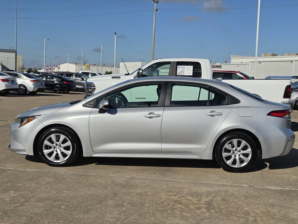 Used 2026 Toyota Corolla LE FWD image 6