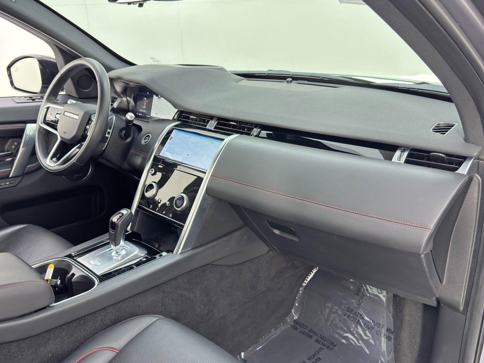 Used 2021 Land Rover Discovery Sport SE R-Dynamic image 14