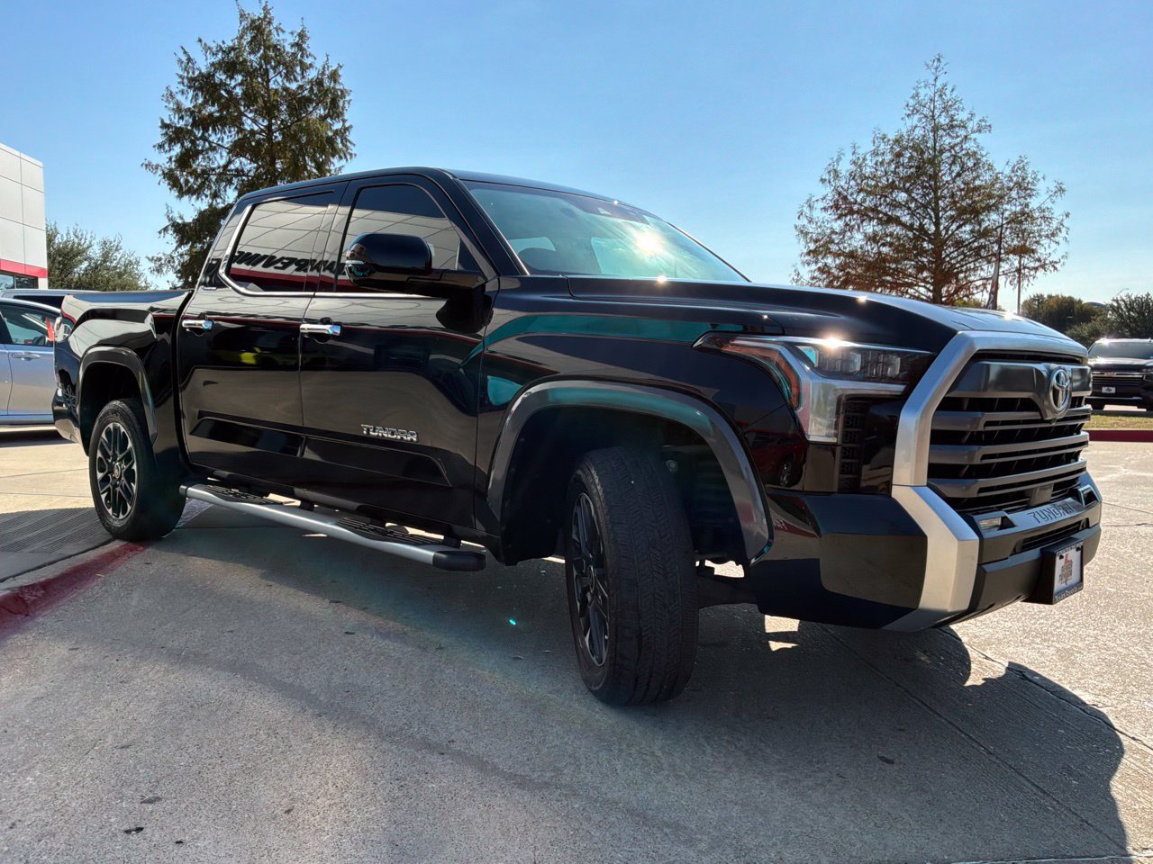 Used 2023 Toyota Tundra Limited AWD/4WD image 4
