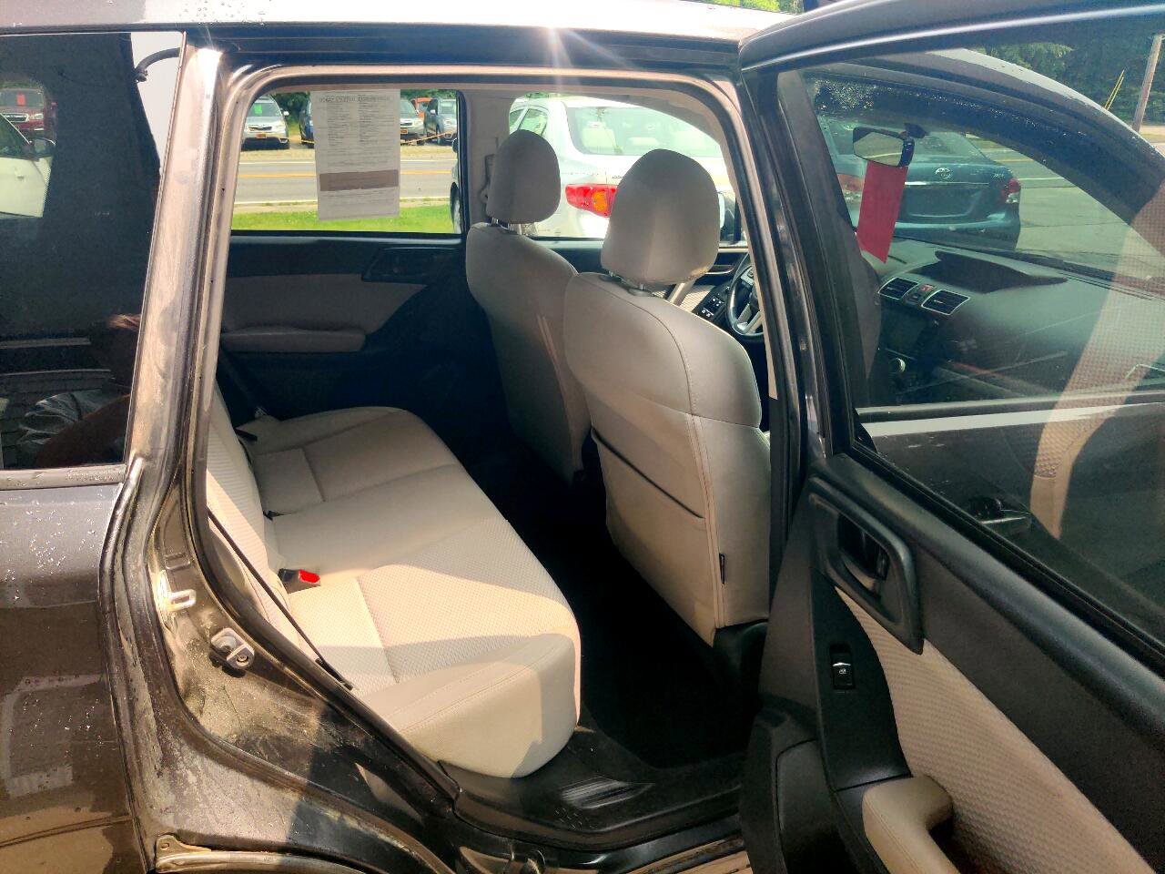 Used 2017 Subaru Forester 2.5i Premium w/ All-Weather Package image 14