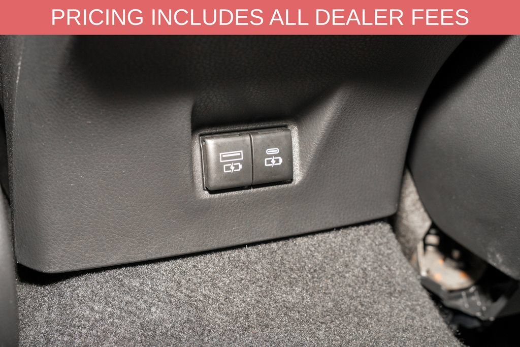 Used 2025 Toyota Camry SE w/ Convenience Package AWD/4WD image 7