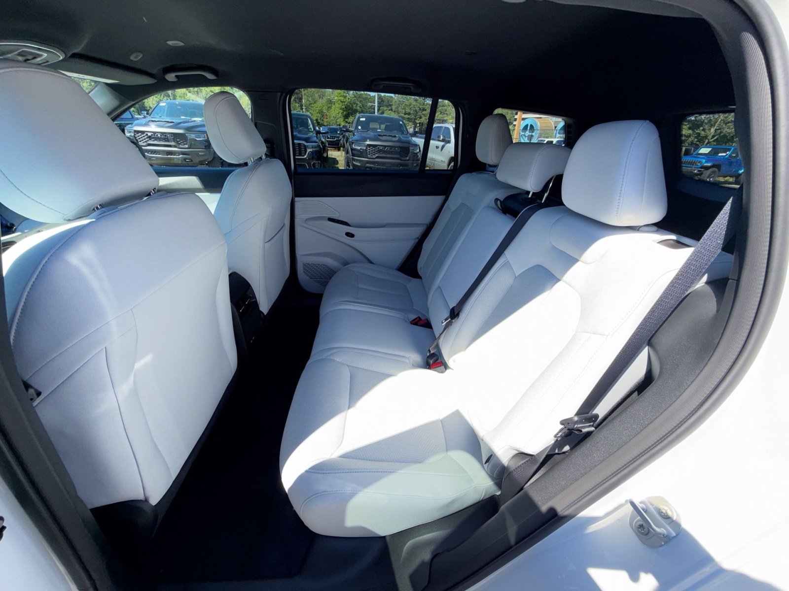New 2026 Jeep Cherokee Laredo AWD/4WD image 23