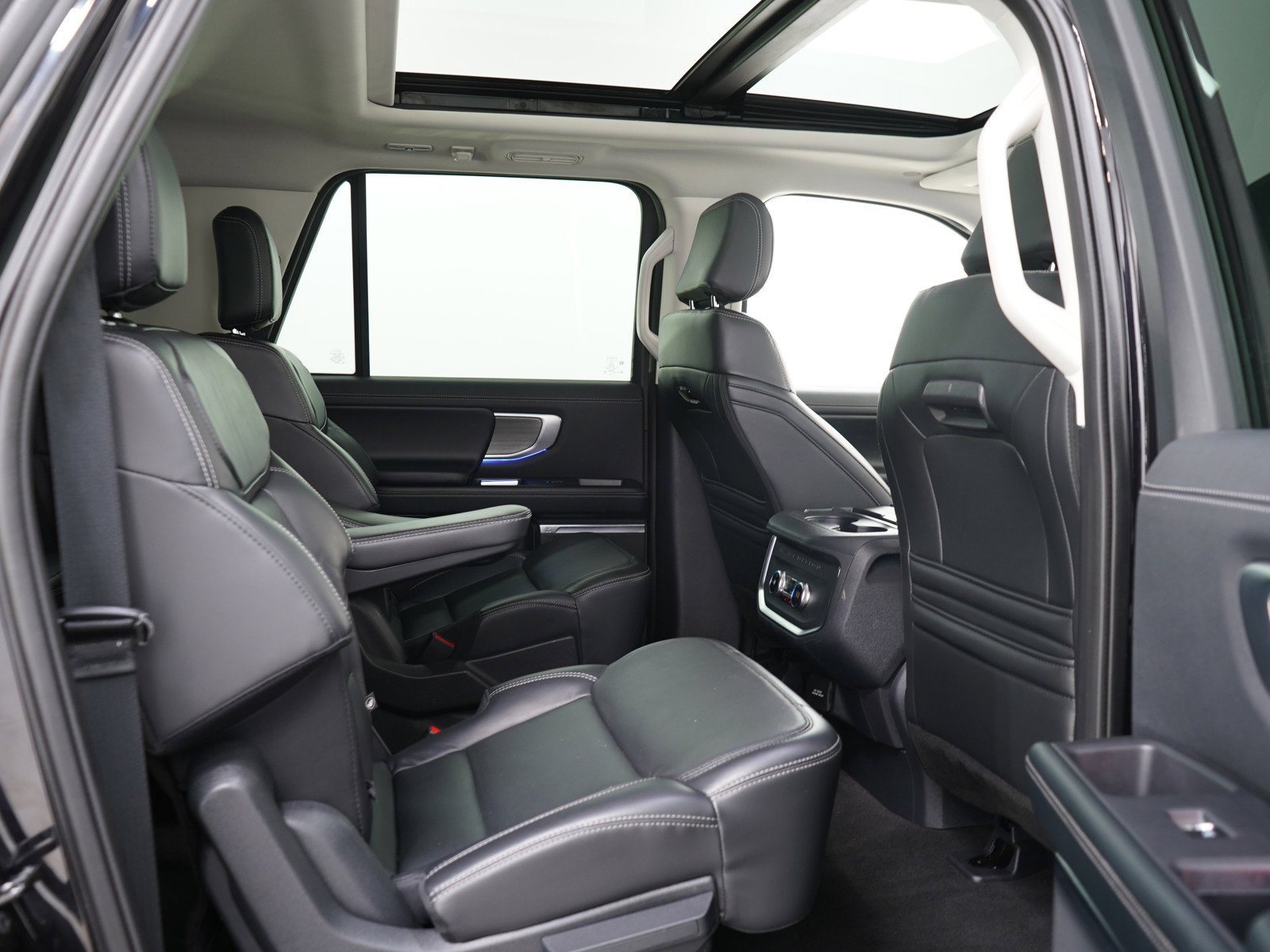 Used 2025 Ford Expedition Max Platinum AWD/4WD image 18
