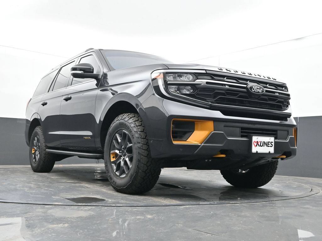 Used 2025 Ford Expedition Tremor AWD/4WD image 42