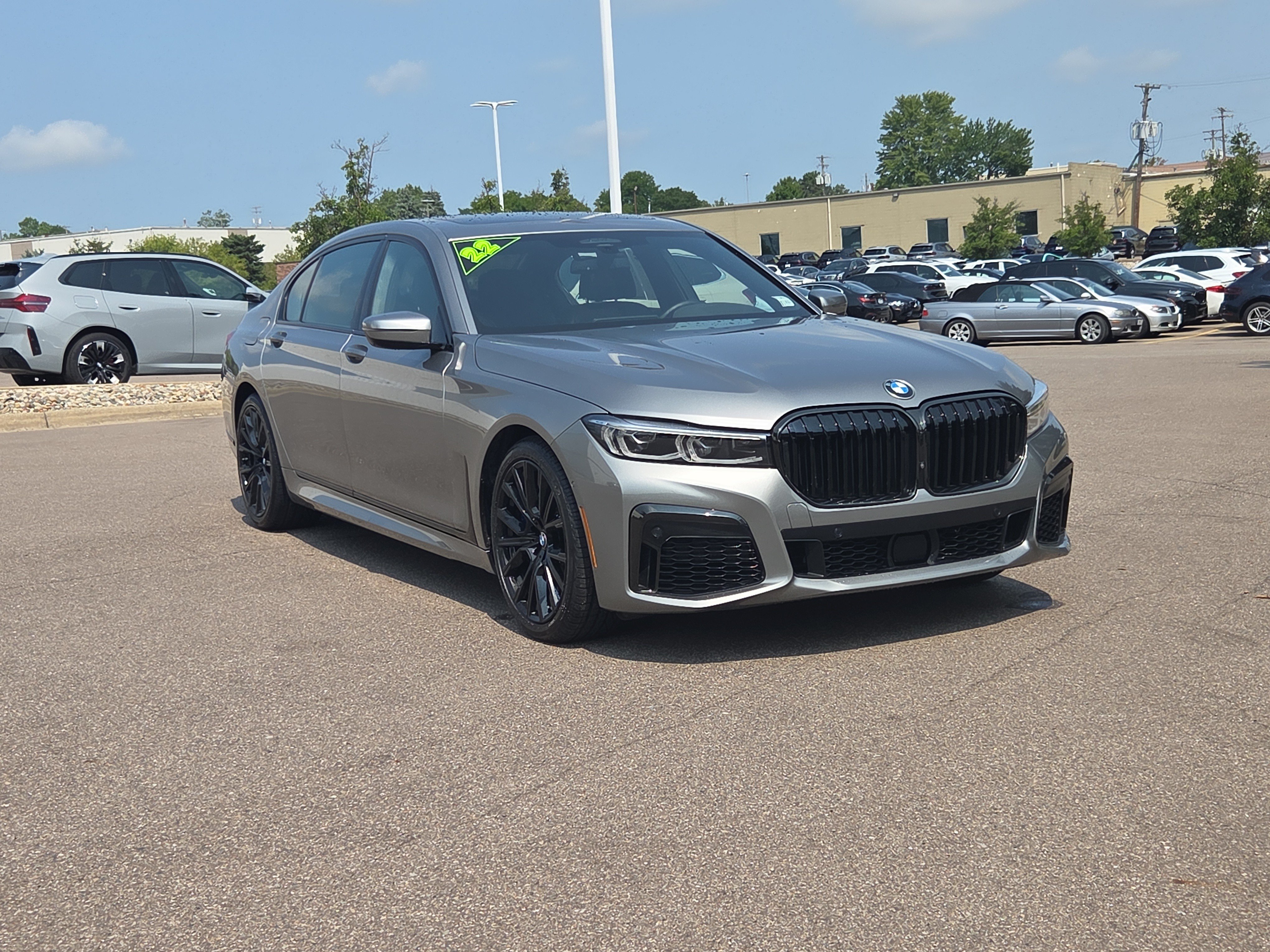 Used 2022 BMW 750i xDrive w/ M Sport Package AWD/4WD image 7