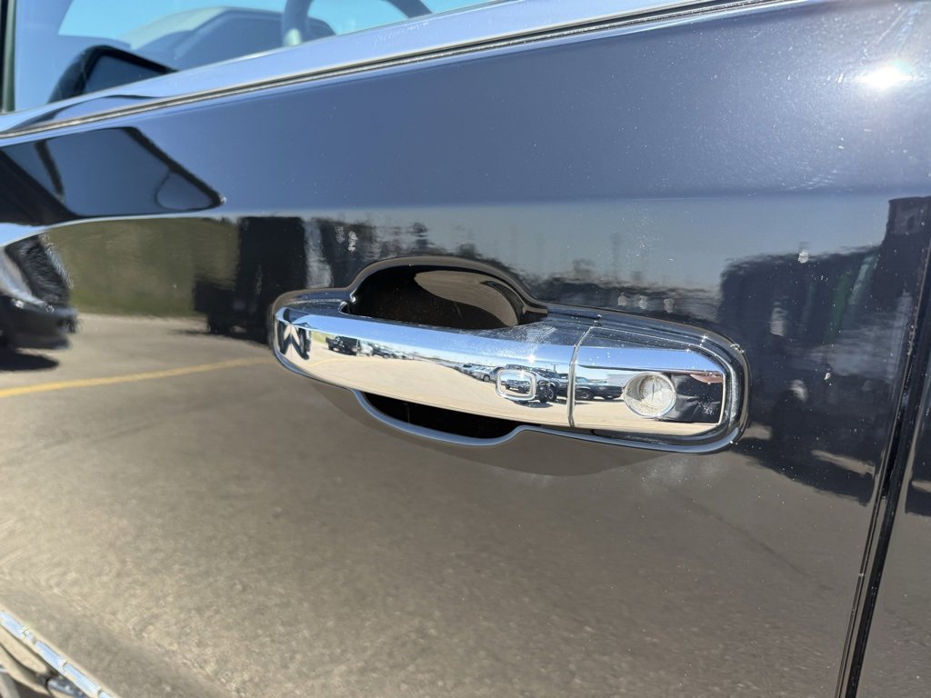 Used 2025 GMC Sierra 1500 SLT image 59