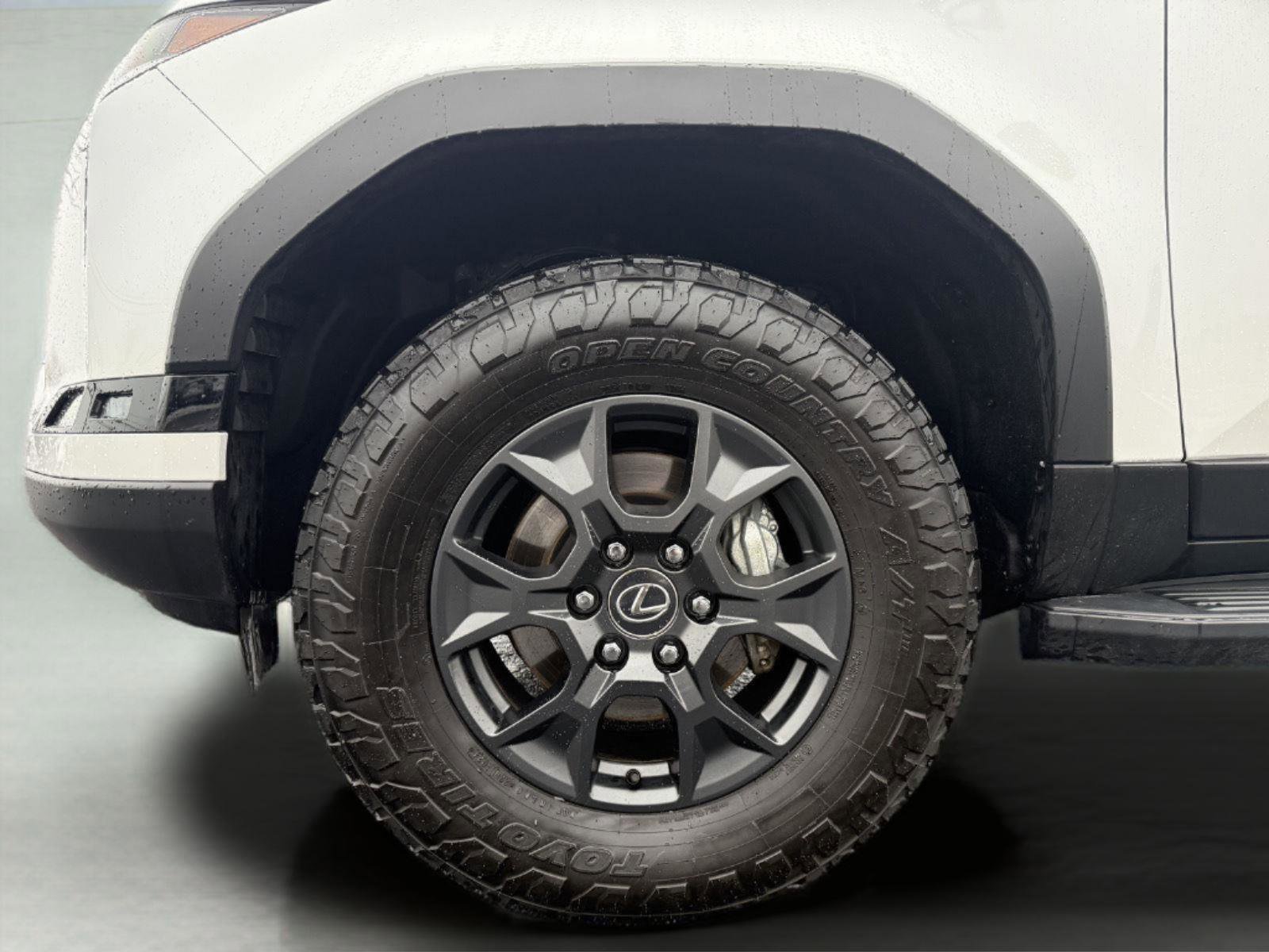 Used 2024 Lexus GX 550 image 8