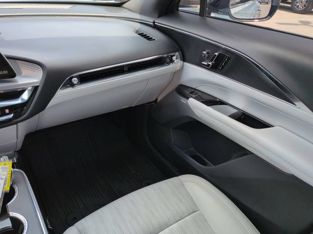 Used 2024 Cadillac Lyriq Sport RWD image 16