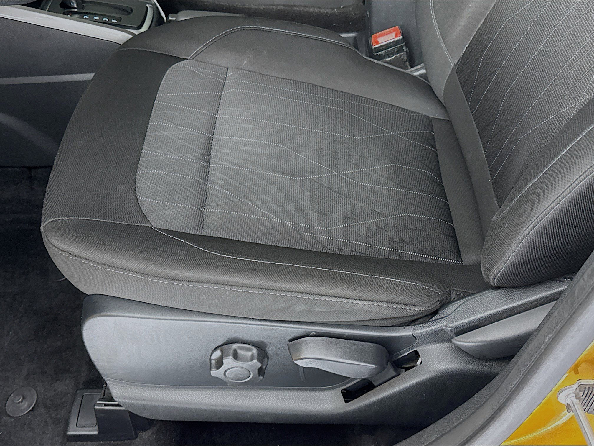 Used 2021 Ford EcoSport SE w/ SE Convenience Package image 19