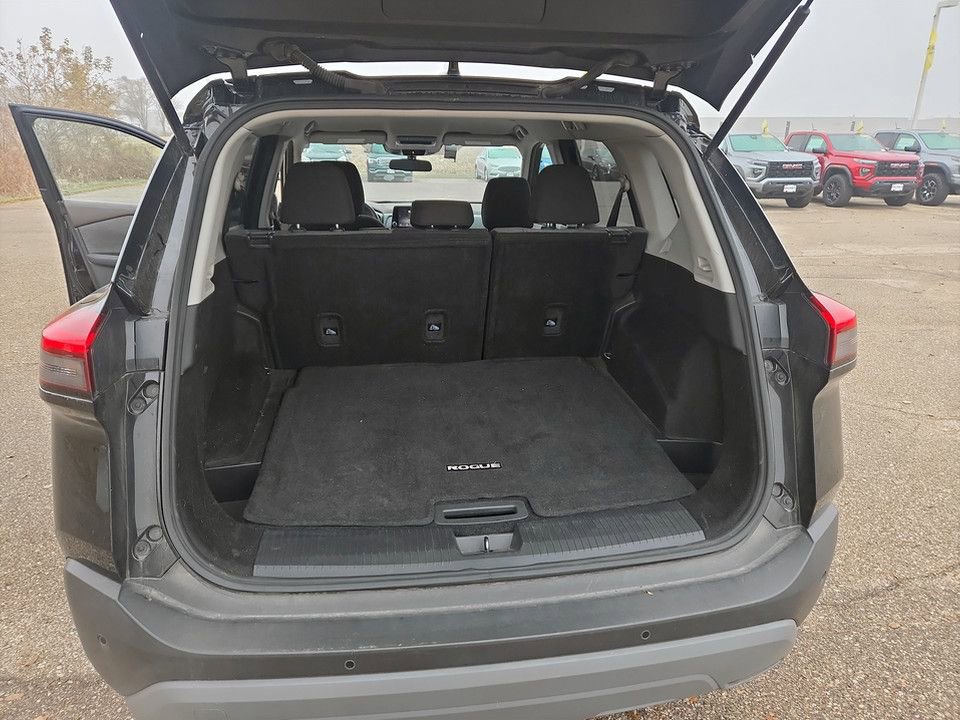 Used 2023 Nissan Rogue SV image 30
